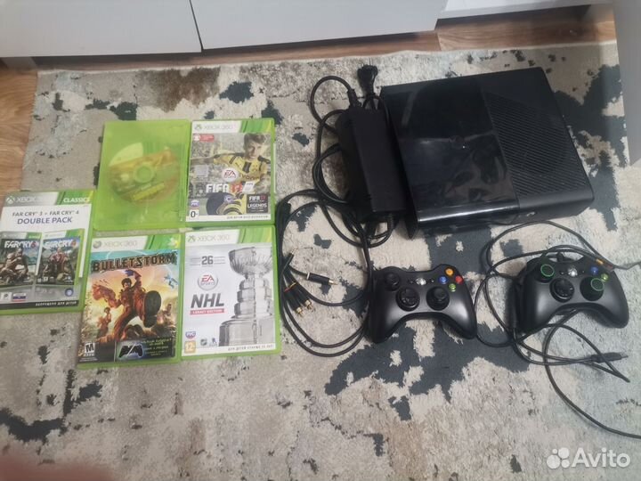 Приставка Xbox 360e 500g
