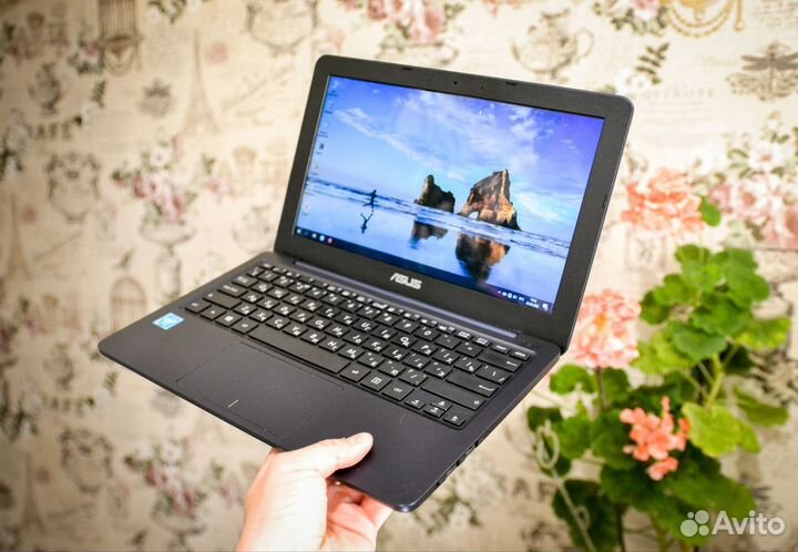 Шустрый ультрабук / ноутбук Asus SSD +сумка