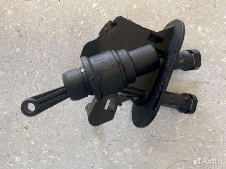 Главный цилиндр сцепления Ford Fusion 1.4