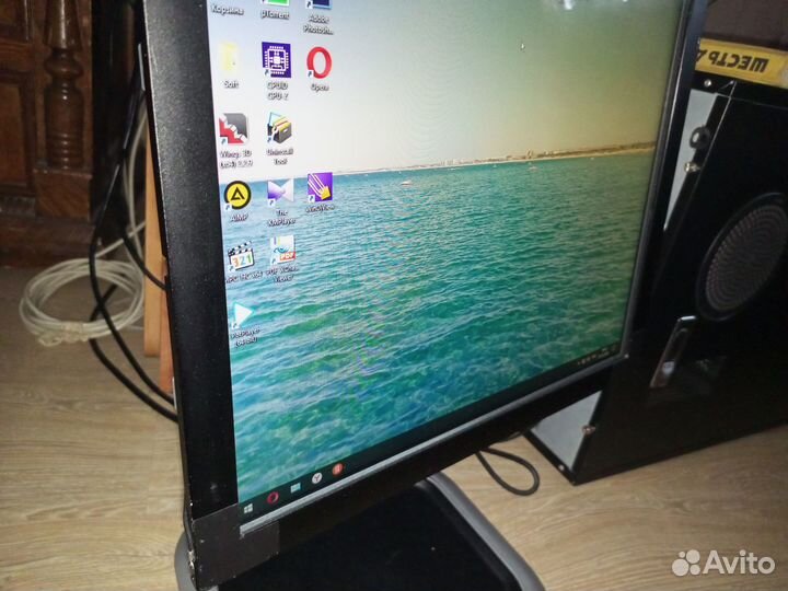 Cенcoрный монитор встpаивaемый 17