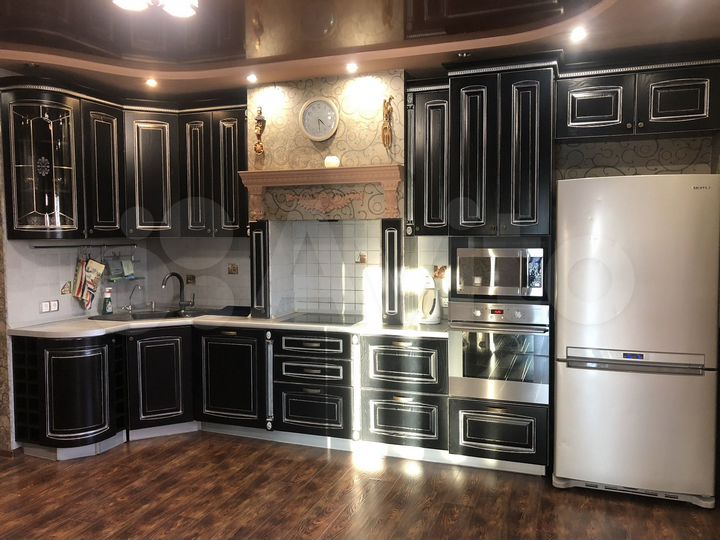 3-к. квартира, 100 м², 10/16 эт.