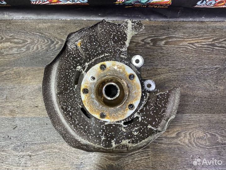 Кулак задний левый Bmw F10 седан N47N 11.2011