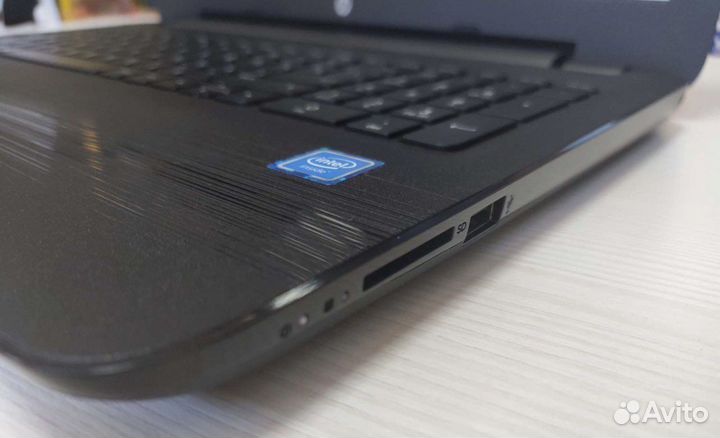 Ноутбук HP 15-ay028ur черный