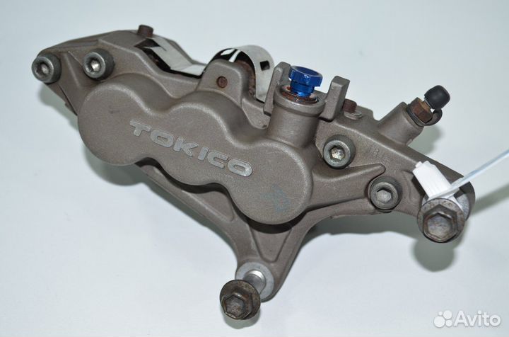 Суппорт передний правый Kawasaki ZX-9R ZX900E