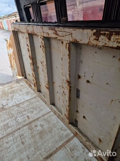 Ворота от морского контейнера