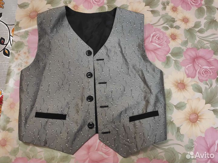 Нарядная жилетка на мальчика 98-110