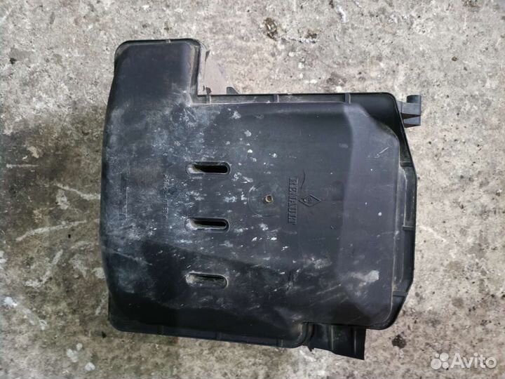 Корпус воздушного фильтра Renault K4M