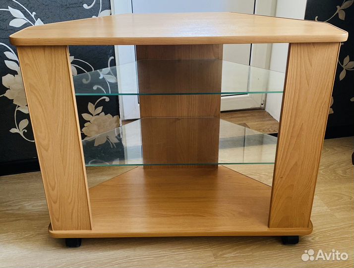 Тумба под телевизор+письм.стол