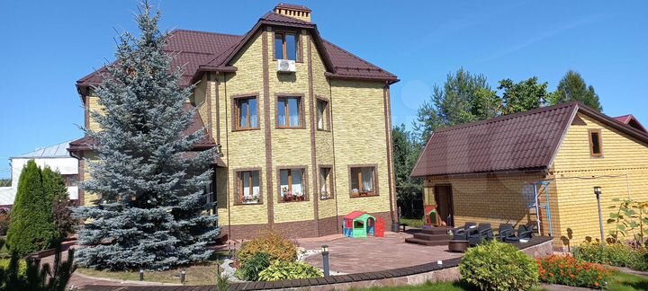 Коттедж 456,5 м² на участке 14 сот.