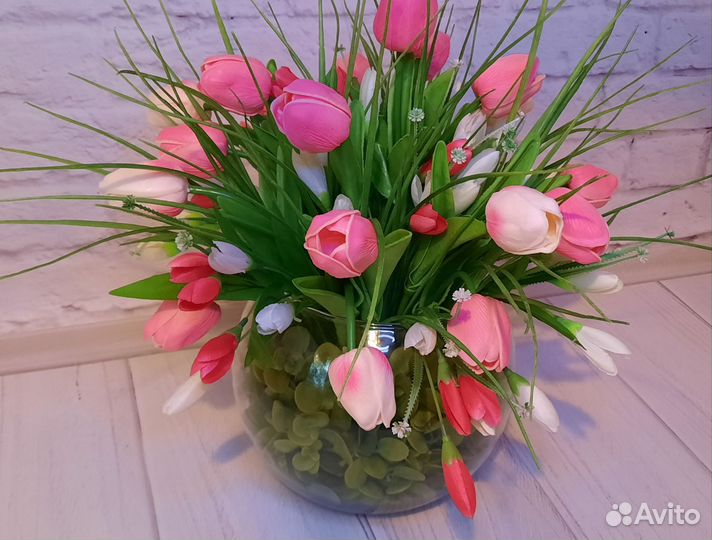 Тюльпан в горшке