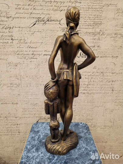 Статуэтка женщина с мальчиком