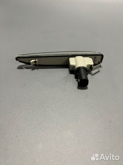 Повторитель поворотника правый bmw 7 e65/e66