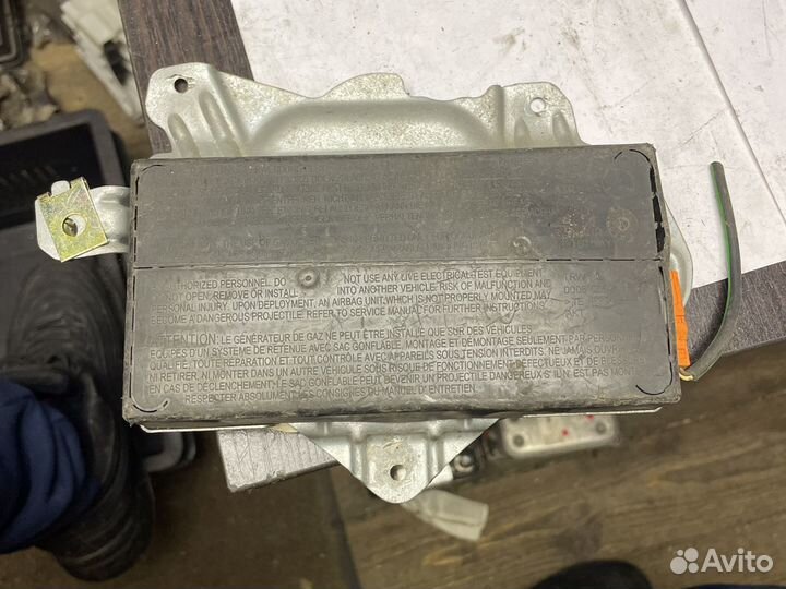 Подушка безопасности передняя левая W220