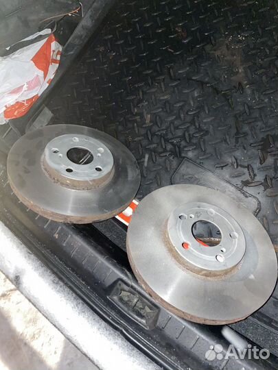 Диски на Avensis 2008г