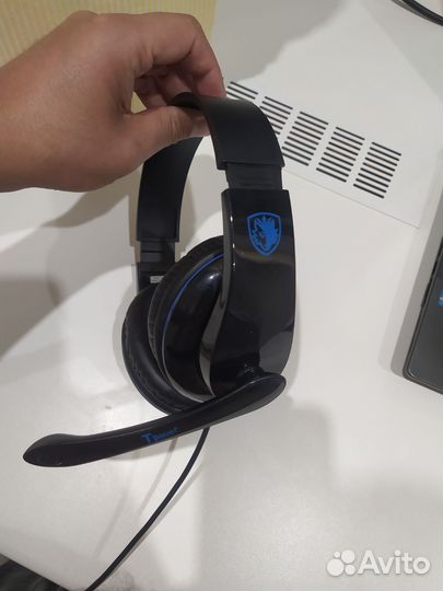 Проводные наушники