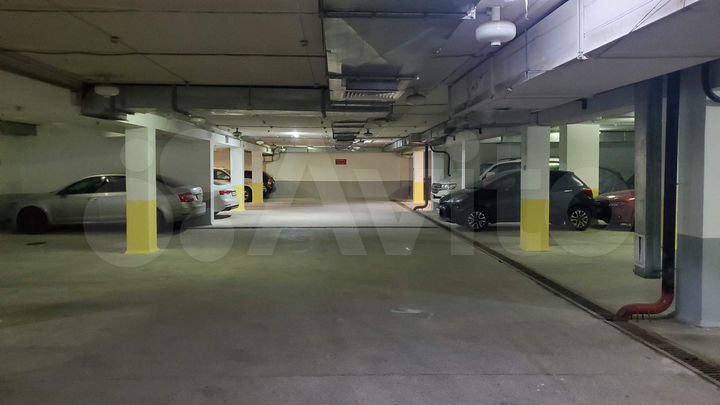 Машиноместо, 27 м²