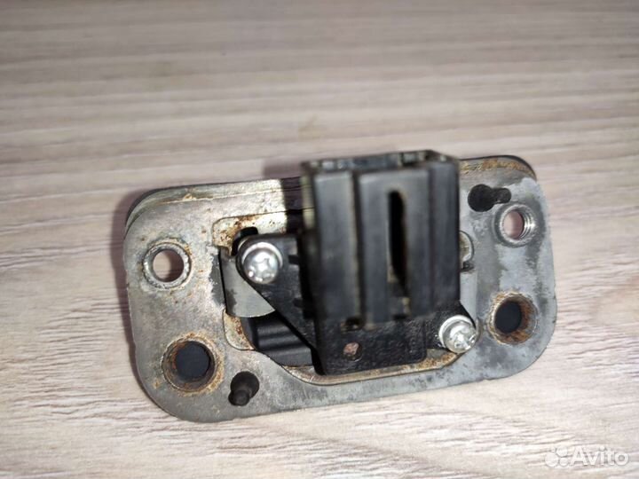 Кнопка багажника civic