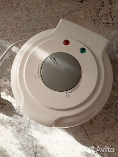 Электрическая вафельница б/у