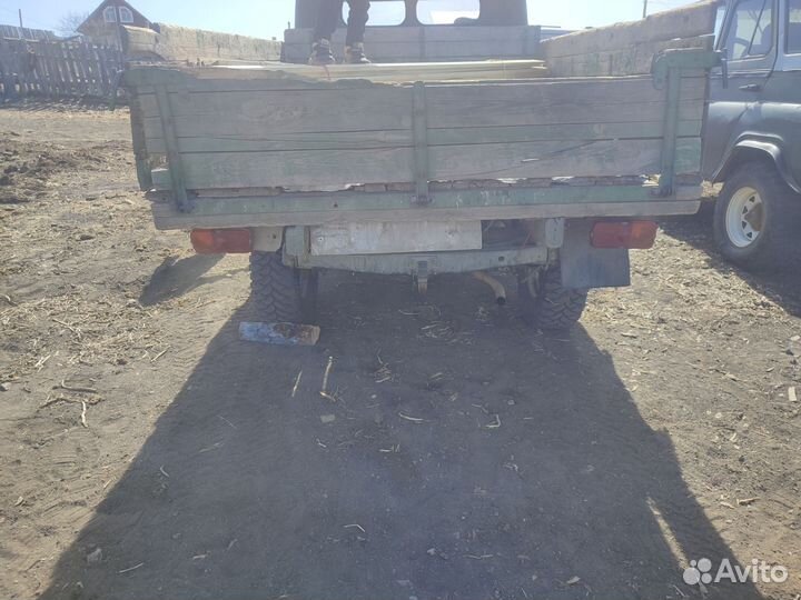 УАЗ 3303 бортовой