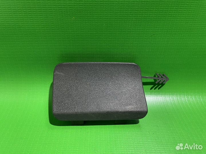 Заглушка крюка задняя левая Audi Q3 2012-2018