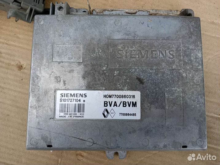 Блок управления двигателем Renault Laguna 2.0