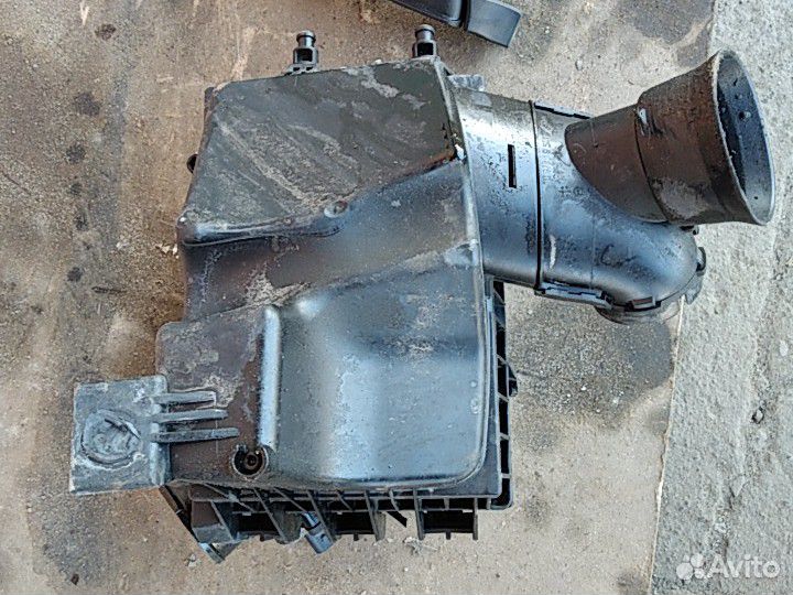 Корпус воздушного фильтра Opel Мокка 1.8 4wd а т