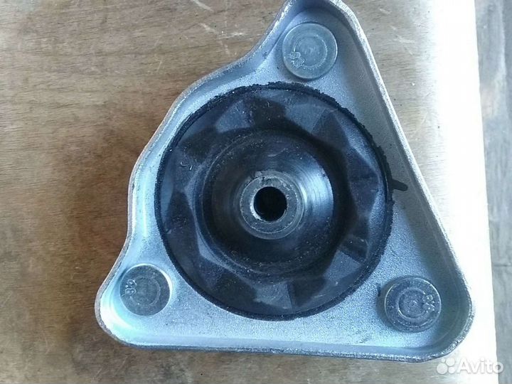 Опора стойки