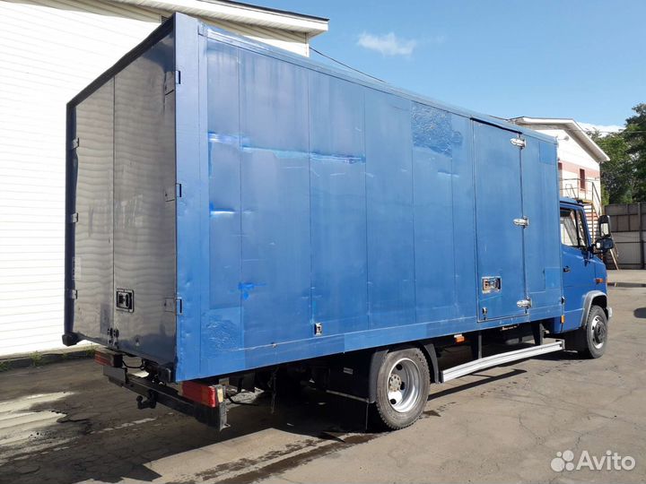 Mercedes-Benz Vario цельнометаллический, 2002