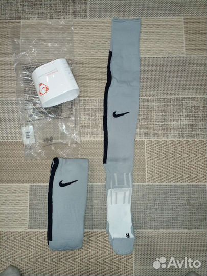 Продам новые гетры Nike