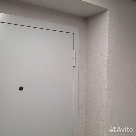 Дверь входная металлическая от застройщика