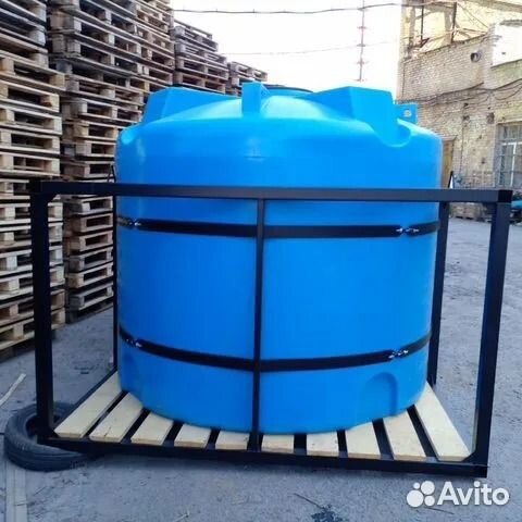 Емкости пластиковые в обрешетке для перевозки