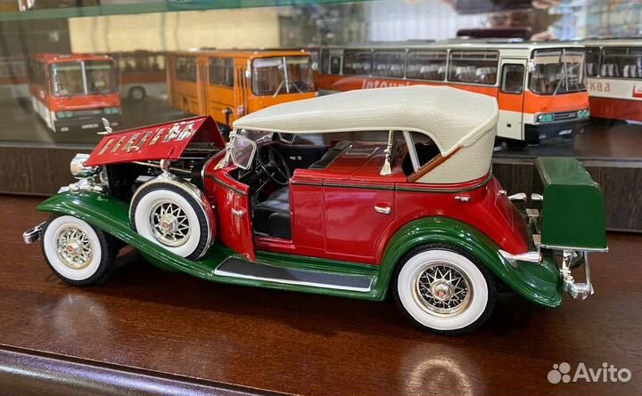 1/18 Cadillac 1932 Sport Phaeton (Anson)