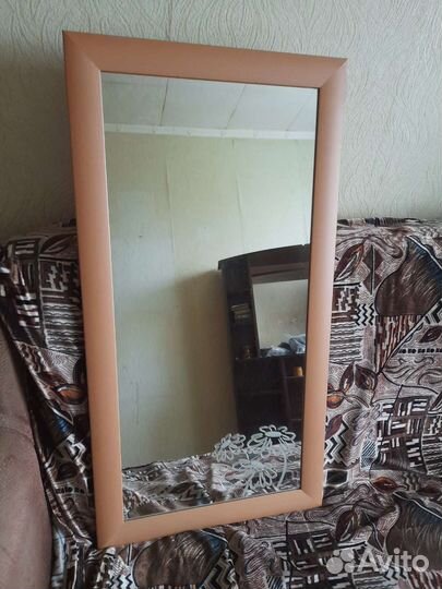 Зеркало настенное в раме