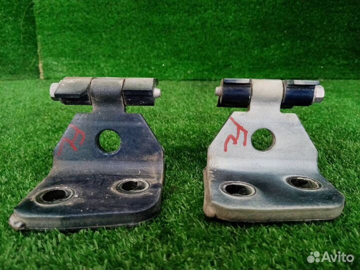 Петля двери передняя левая Bmw X3 E83 M54B30 (3.0)