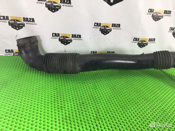 Патрубок воздушного фильтра