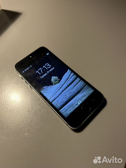 iPhone SE 64gb 2016