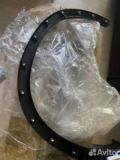 Расширитель заднего правого крыла