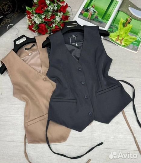 Жилетка женская