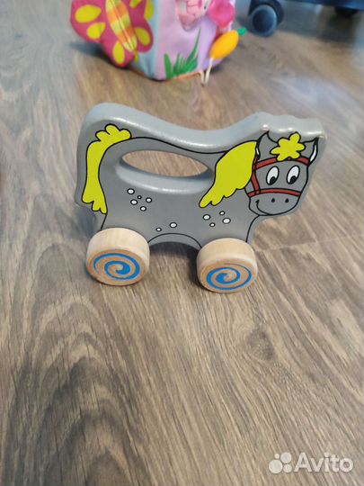 Лошадка каталка