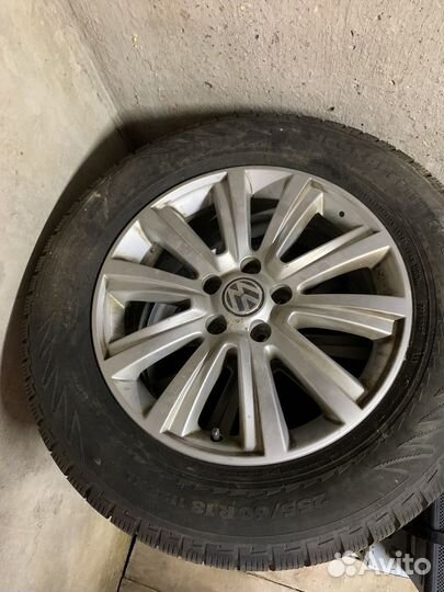 Продам оригинальные диски Volkswagen с резиной
