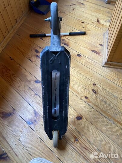 Трюковой самокат кастом в парк