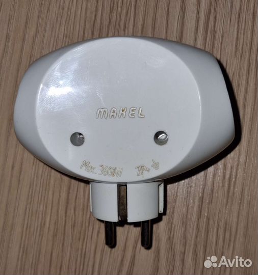 Тройник электрический makel 16A 250В с/з IP20