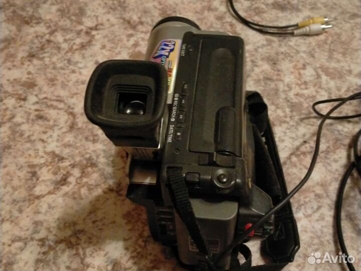 Видеокамера Samsung vp-w71