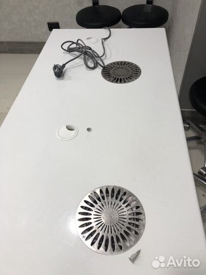 Столик для маникюра