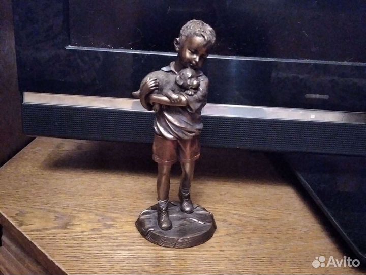 Статуэтки разные