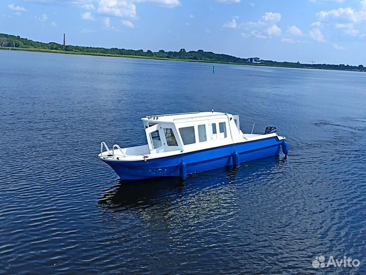 Катер с рубкой и спальником (6 м и 9м)