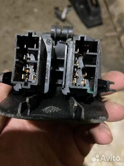 Блок управления задними стеклоподъемниками Peugeot