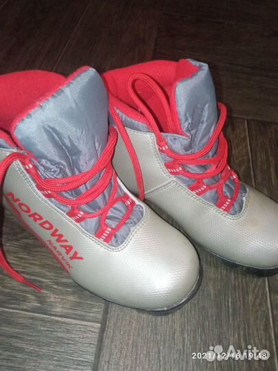 Лыжные ботинки детские