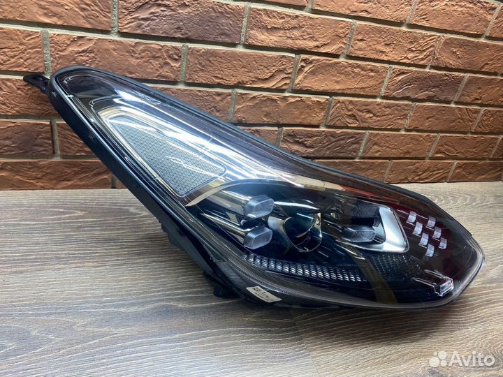 Фара правая Kia Sportage 4 Led Рестайл 2018-2021