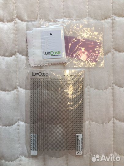 Защитная пленка универсальная на телефон